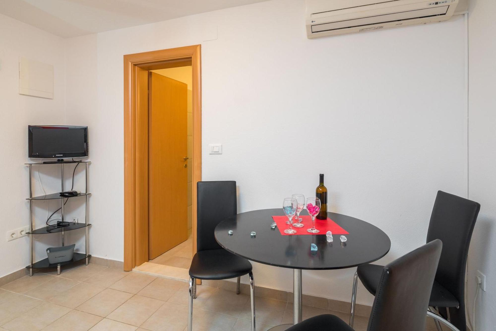 Appartement By The Sea Seget Vranjica, Trogir - 978 *