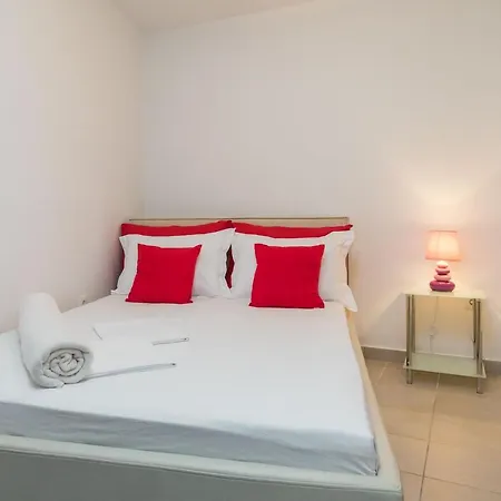 Apartments By The Sea Seget Vranjica, Trogir - 978 Zewnętrze zdjęcie