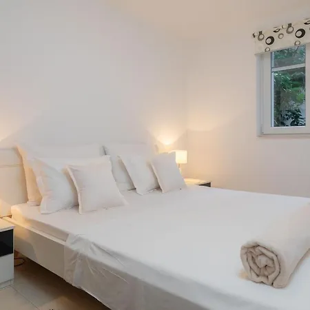 Apartments By The Sea Seget Vranjica, Trogir - 978 Zewnętrze zdjęcie