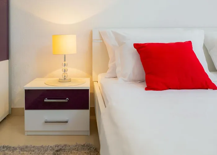 Apartments By The Sea Seget Vranjica, Trogir - 978